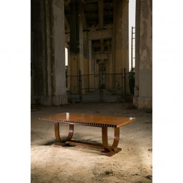 PETRUS DINING TABLE
